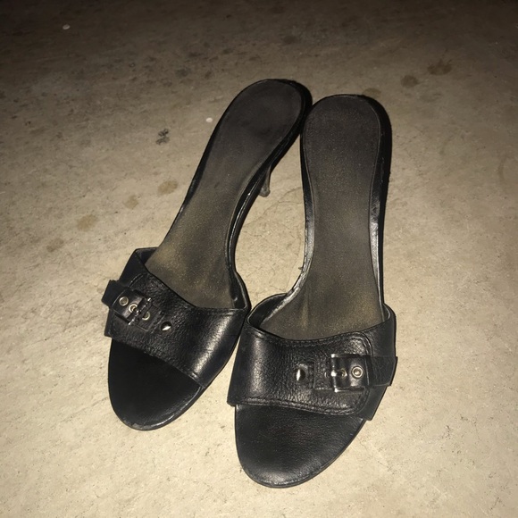 Black heels - Picture 1 of 1